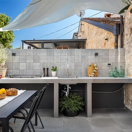 Grota Premium & Lejlighed